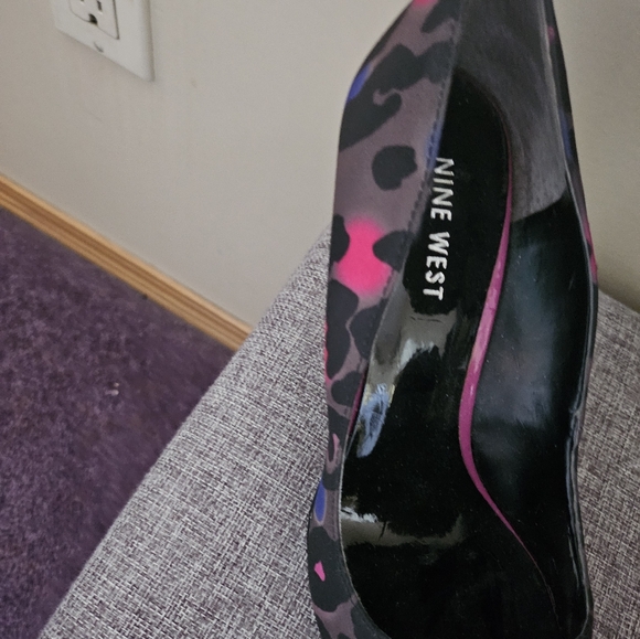 Women's Colored Leopard  Print heels - Picture 6 of 7